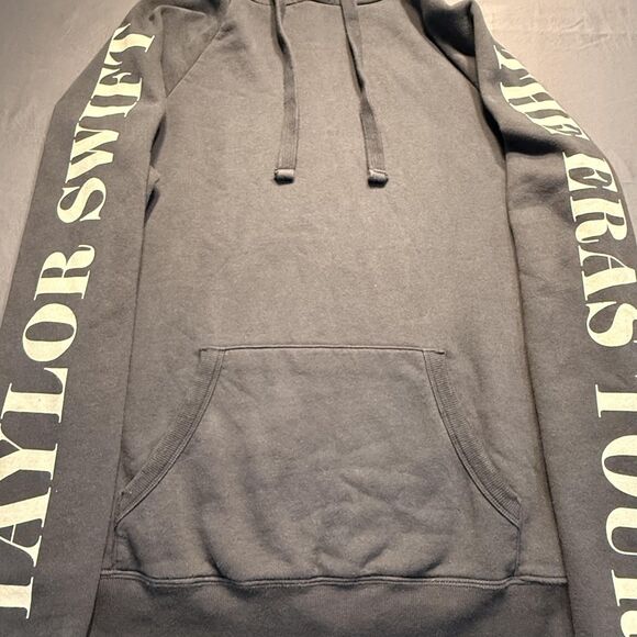 Taylor Swift Hoodie Mens Medium The Eras Tour Concert Graphic Pullover Fleece - Picture 5 of 14